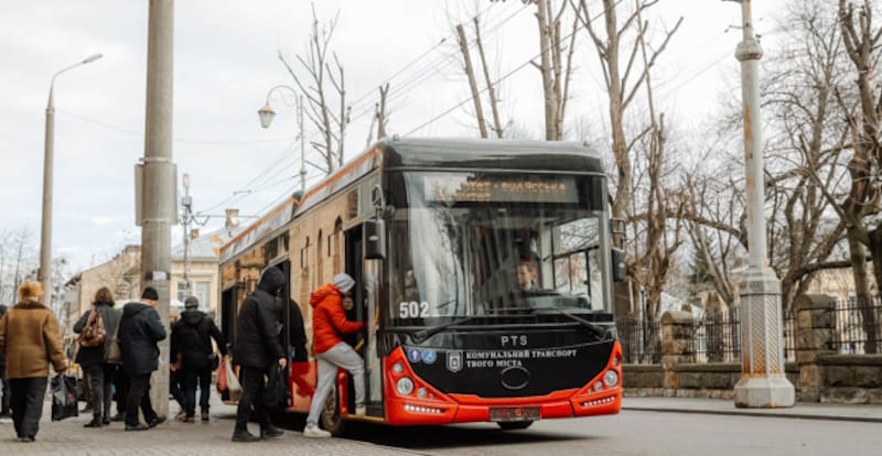 Автобус 25 Чернівці