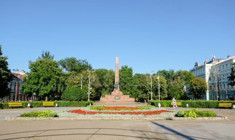 Соборна площа Чернівці