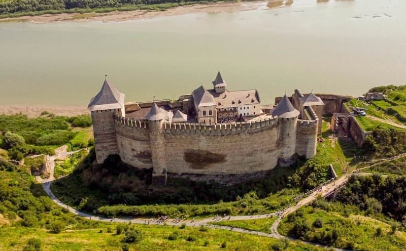 Хотинська фортеця: кам’яний стриж століть