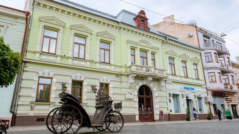 Міський РАГС у м. Чернівці: телефони, графік роботи, послуги