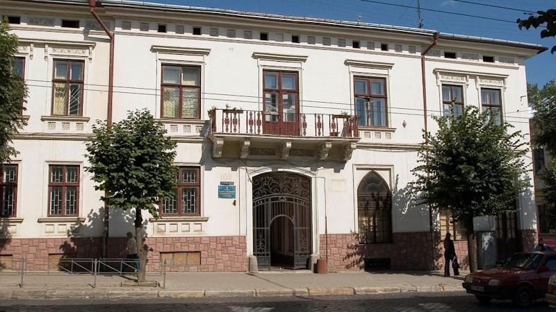 Першотравневий районний суд м. Чернівці