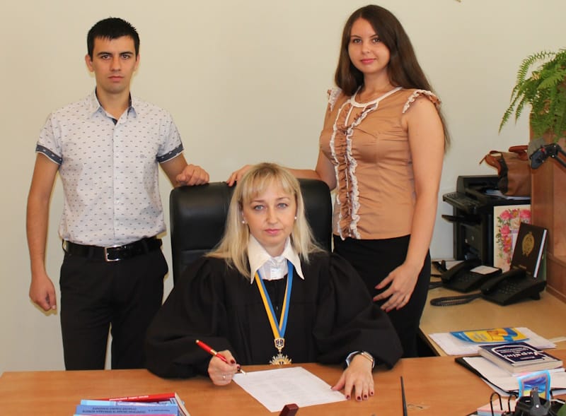 першотравневий районний суд м. чернівці