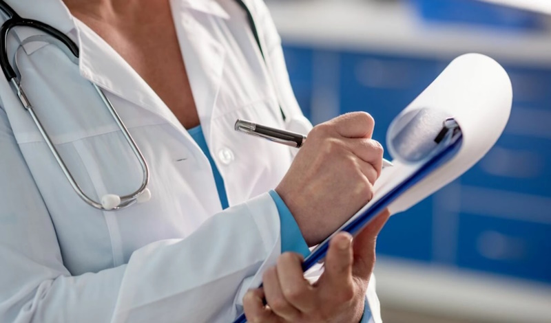 звернутися до сімейного лікаря